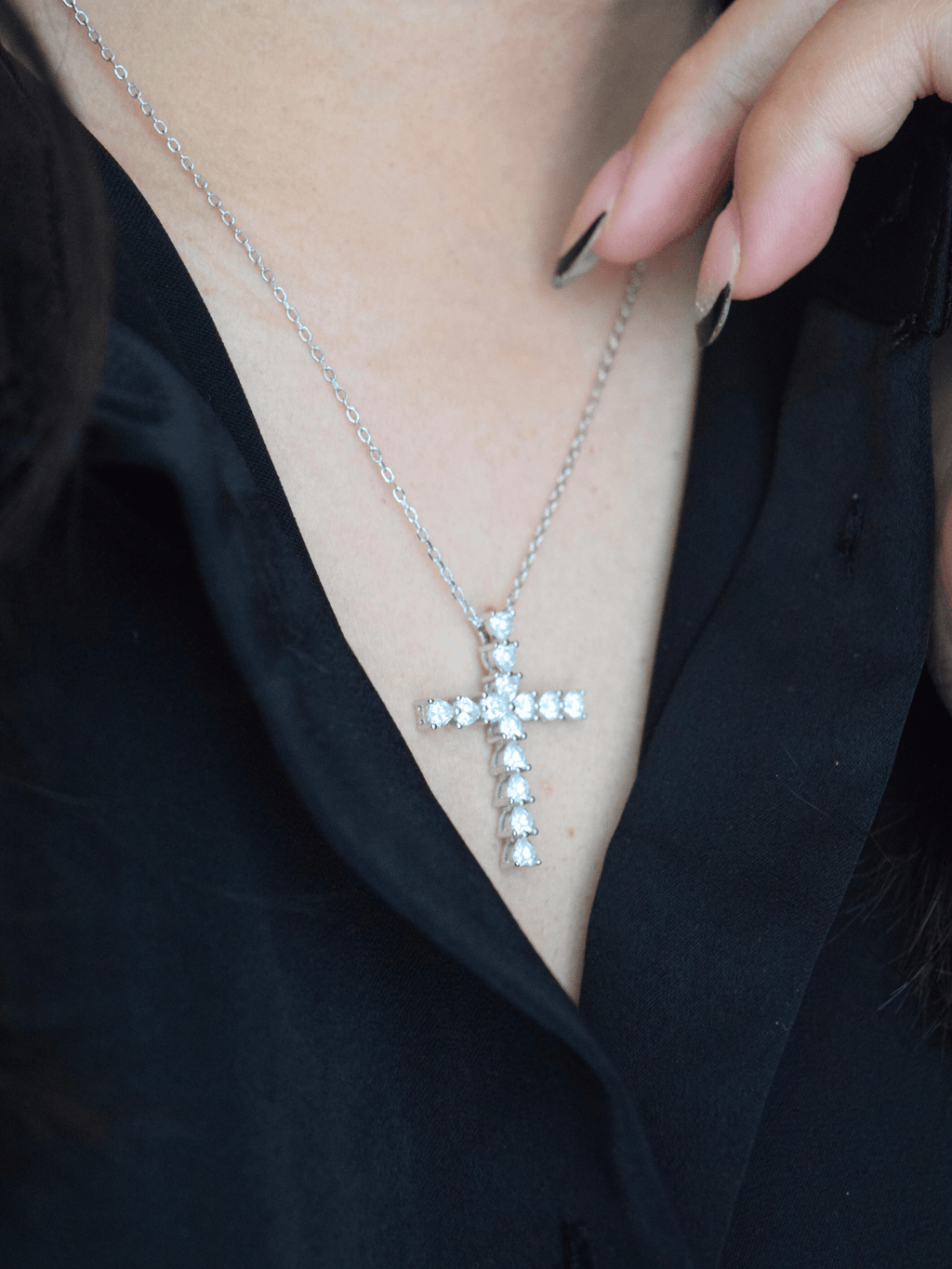 Gabriela | Collar con cruz y corazón