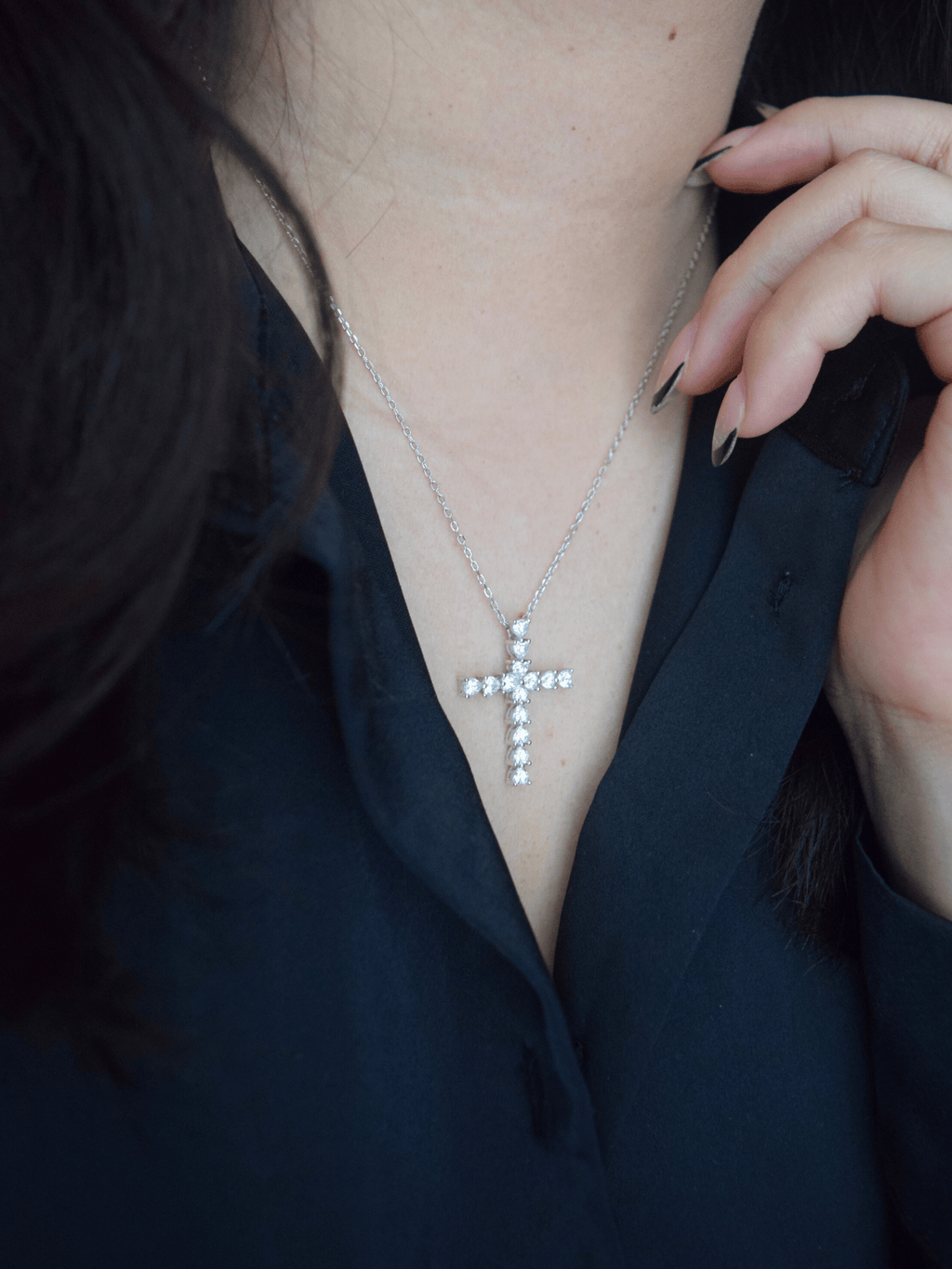 Gabriela | Collar con cruz y corazón