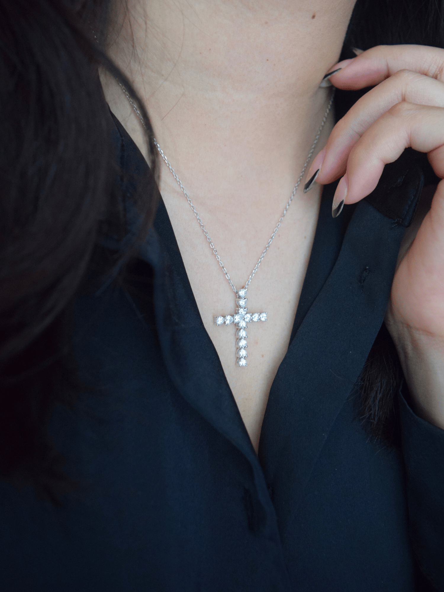 Gabriela | Collar con cruz y corazón