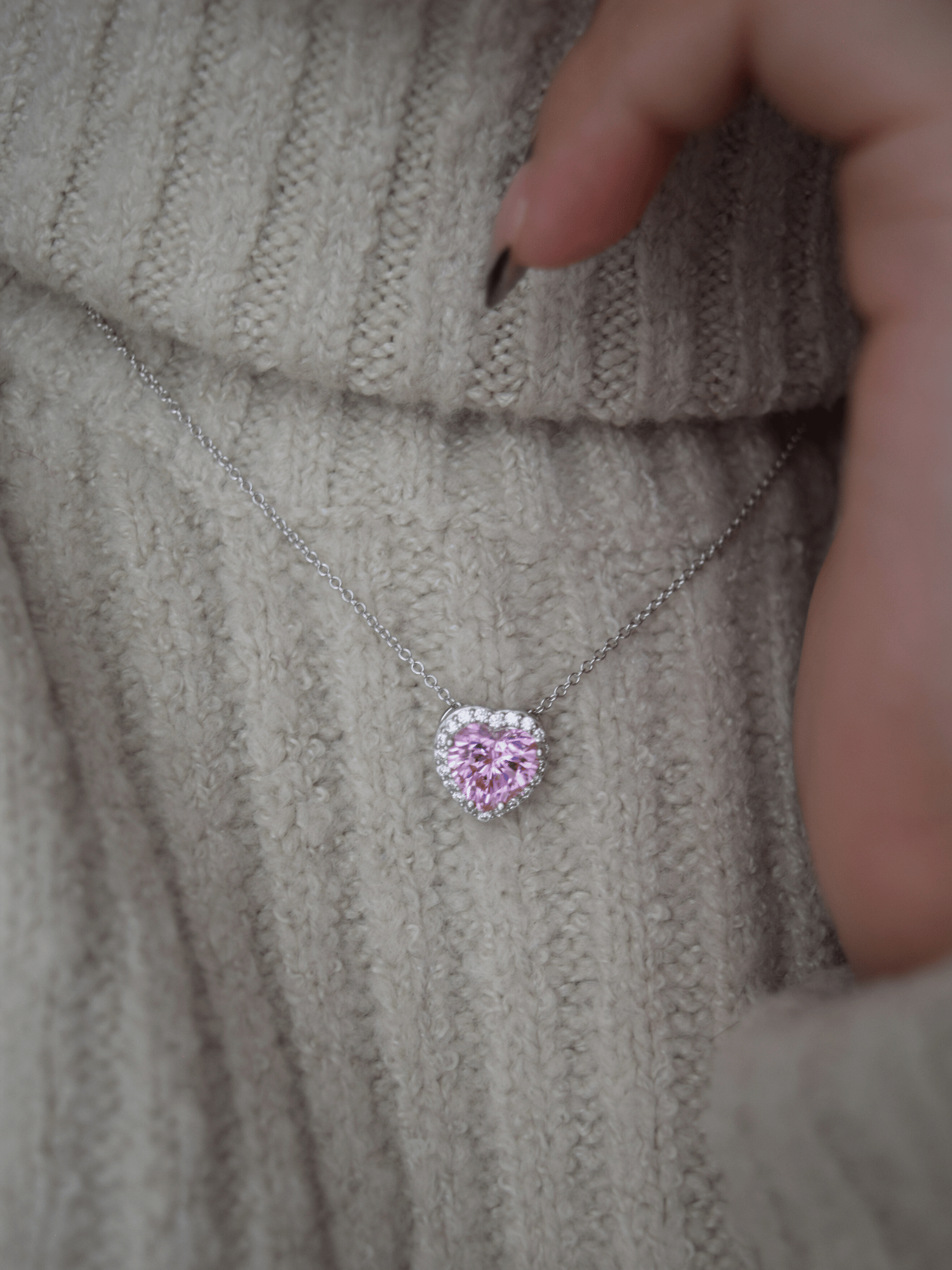 Carla | Collar con forma de corazón