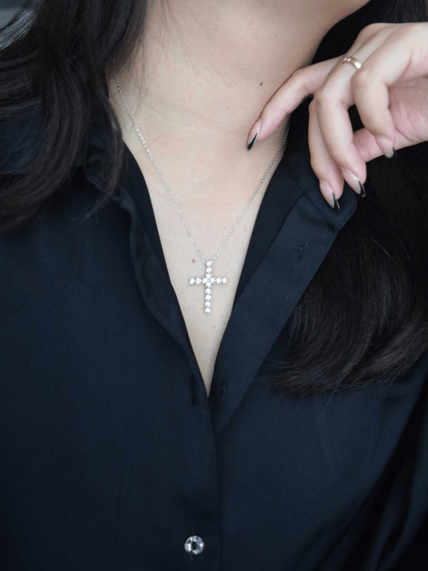 Gabriela | Collar con cruz y corazón