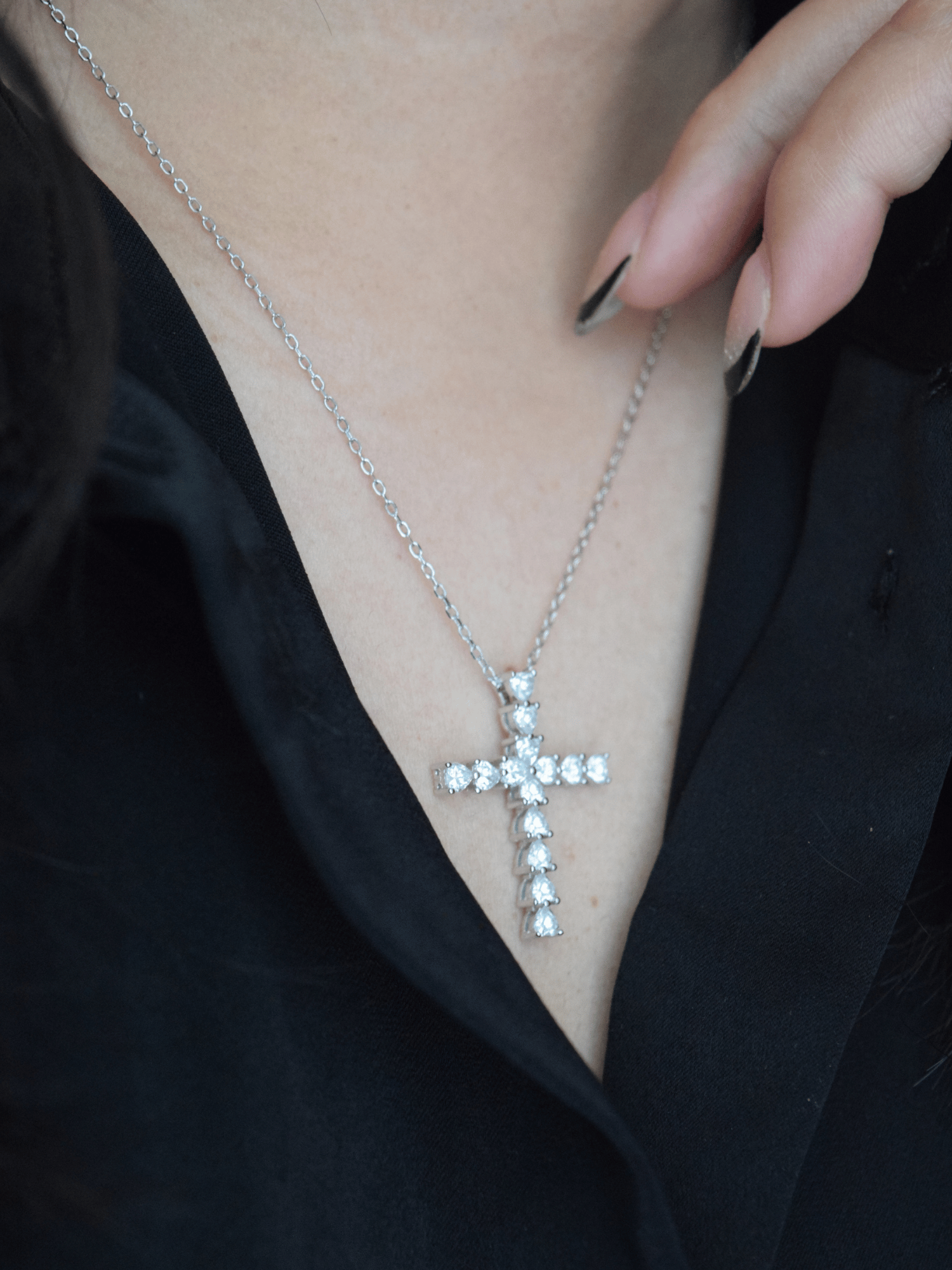 Gabriela | Collar con cruz y corazón