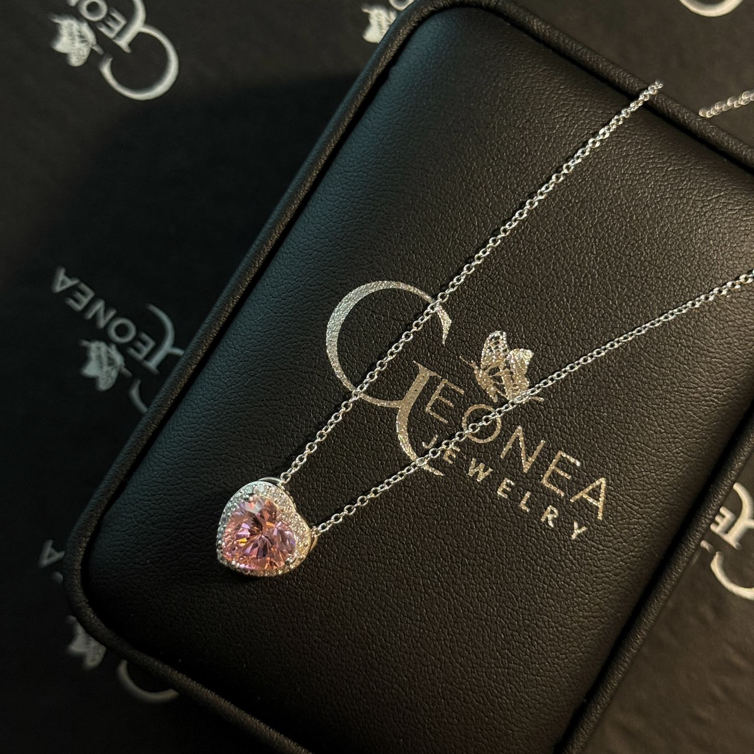 Carla | Collar con forma de corazón
