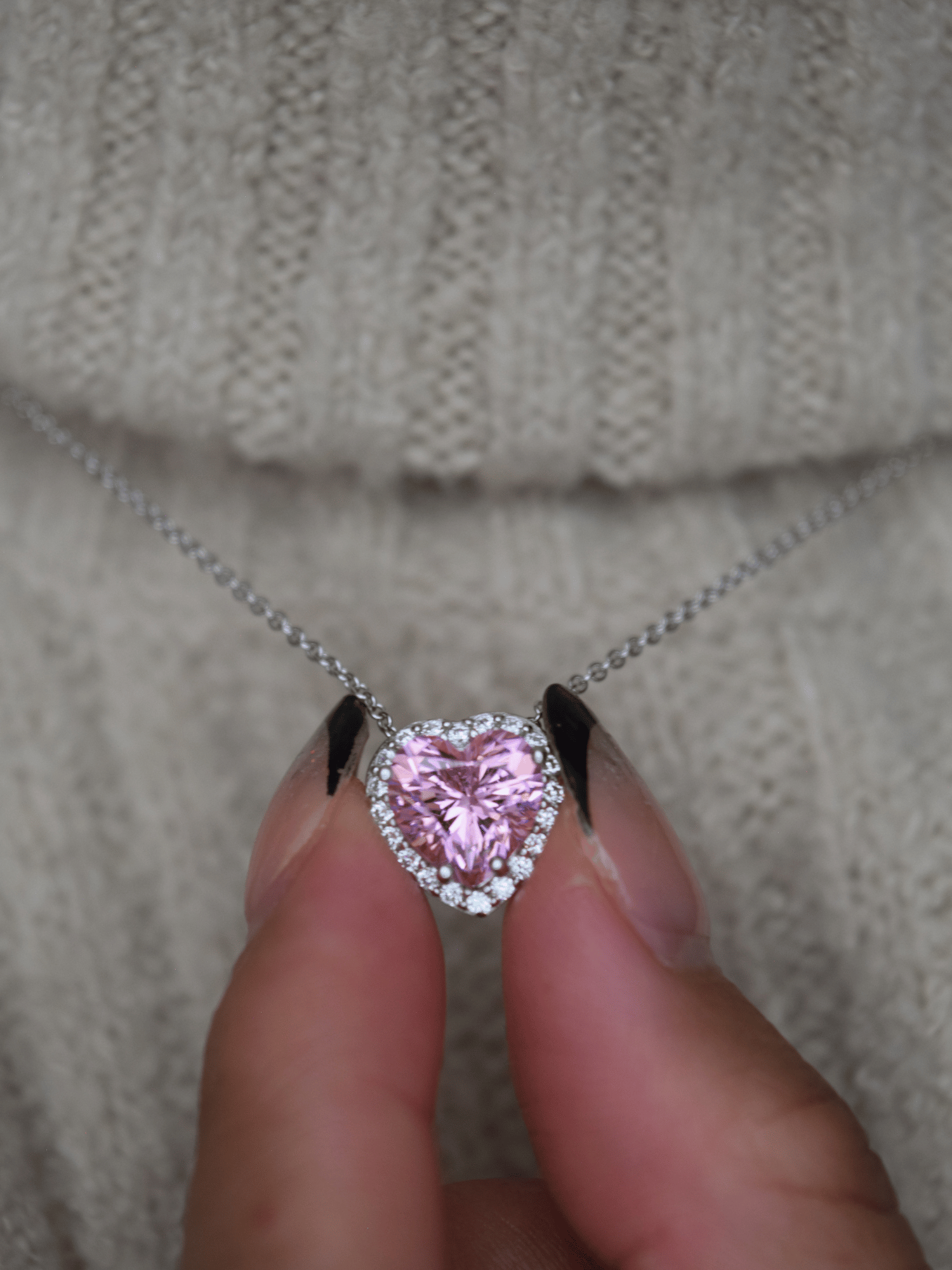 Carla | Collar con forma de corazón