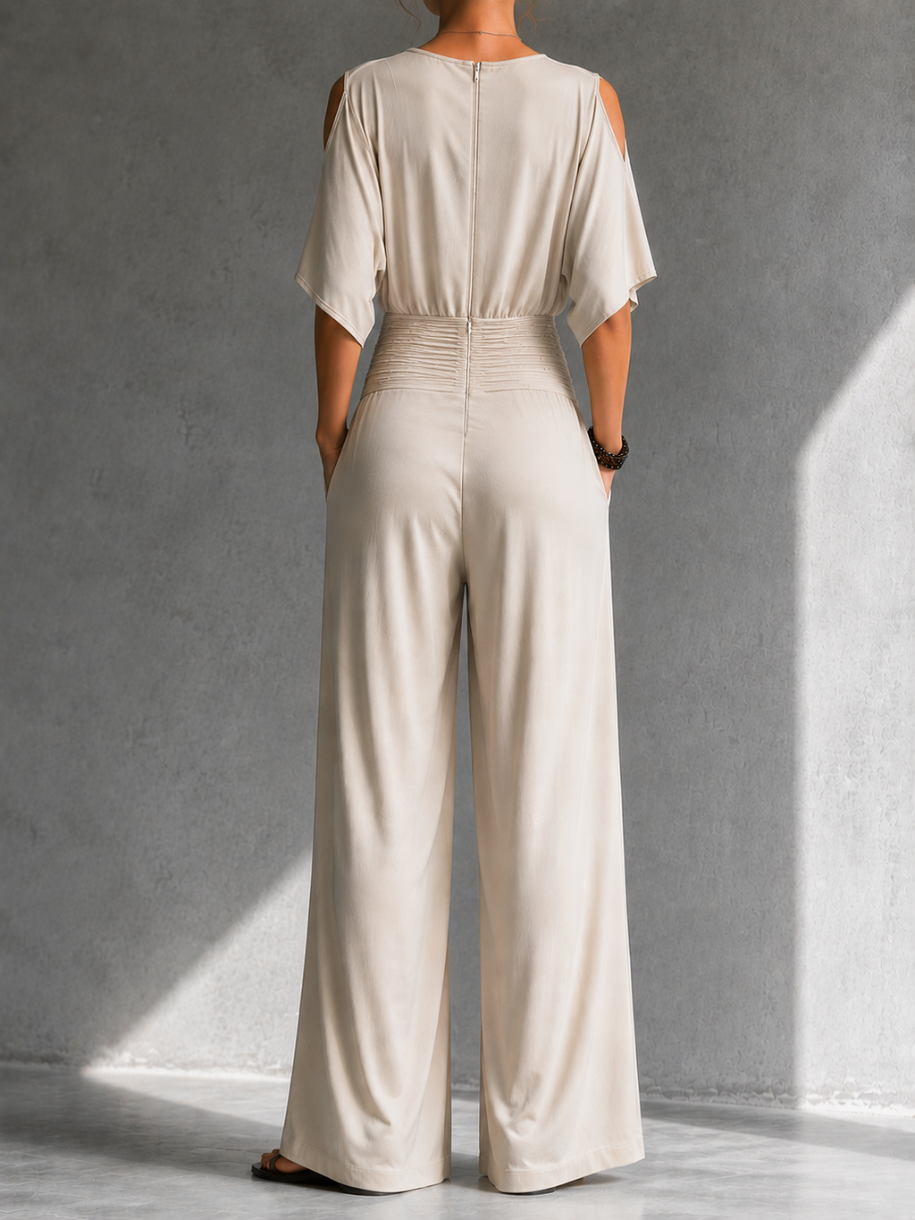 Sofia  | Elegante combinación con top cruzado y pierna ancha