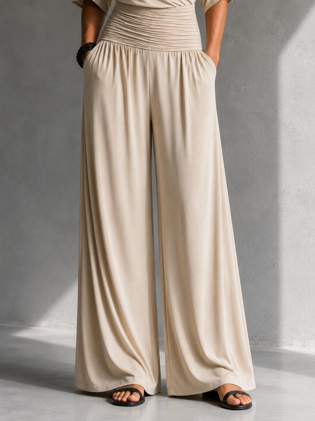 Sofia  | Elegante combinación con top cruzado y pierna ancha